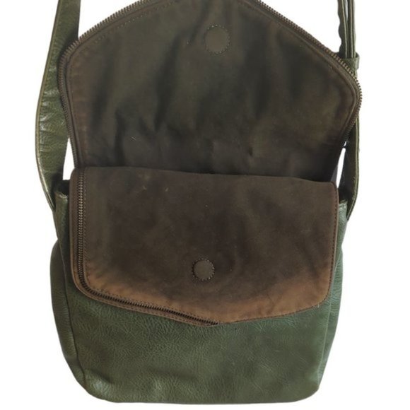 Matt & Nat Vegan Leather Messenger Bag - Picture 8 of 9